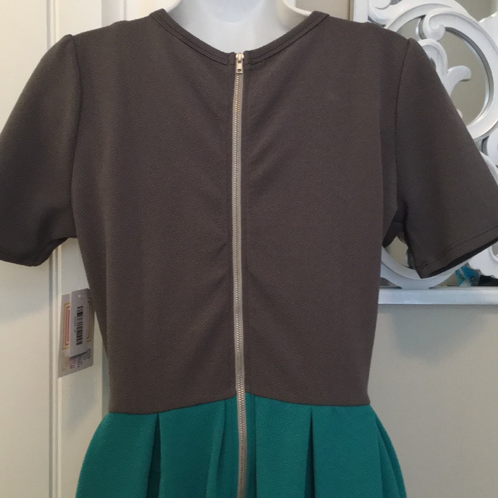 👗NWT SZ M 10-12 POPULAR AMELIA DRESS👗 - Picture 8 of 8